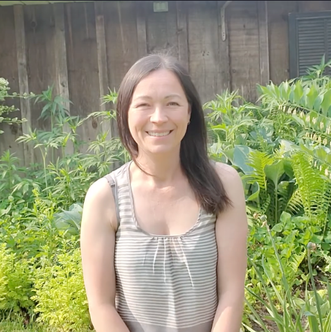 Founders Video - Julie Shark explains why she started Eco Shark - combination of her own eco anxiety, and not being able to easily find high quality eco-friendly products.